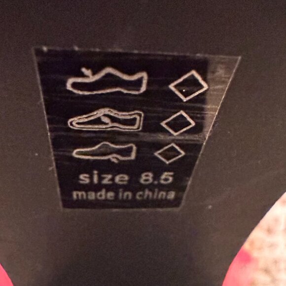 Studded Coral & Black Platform Sandals – Size 8.5 - Picture 9 of 9